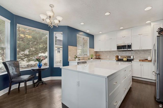5326 W MOUNTAIN VISTA DR, West Jordan, UT 84081