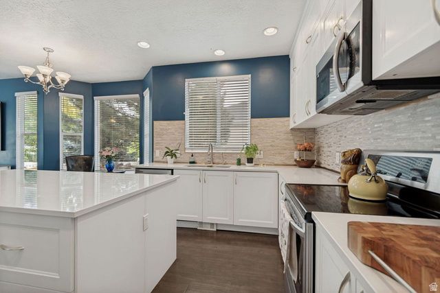 5326 W MOUNTAIN VISTA DR, West Jordan, UT 84081