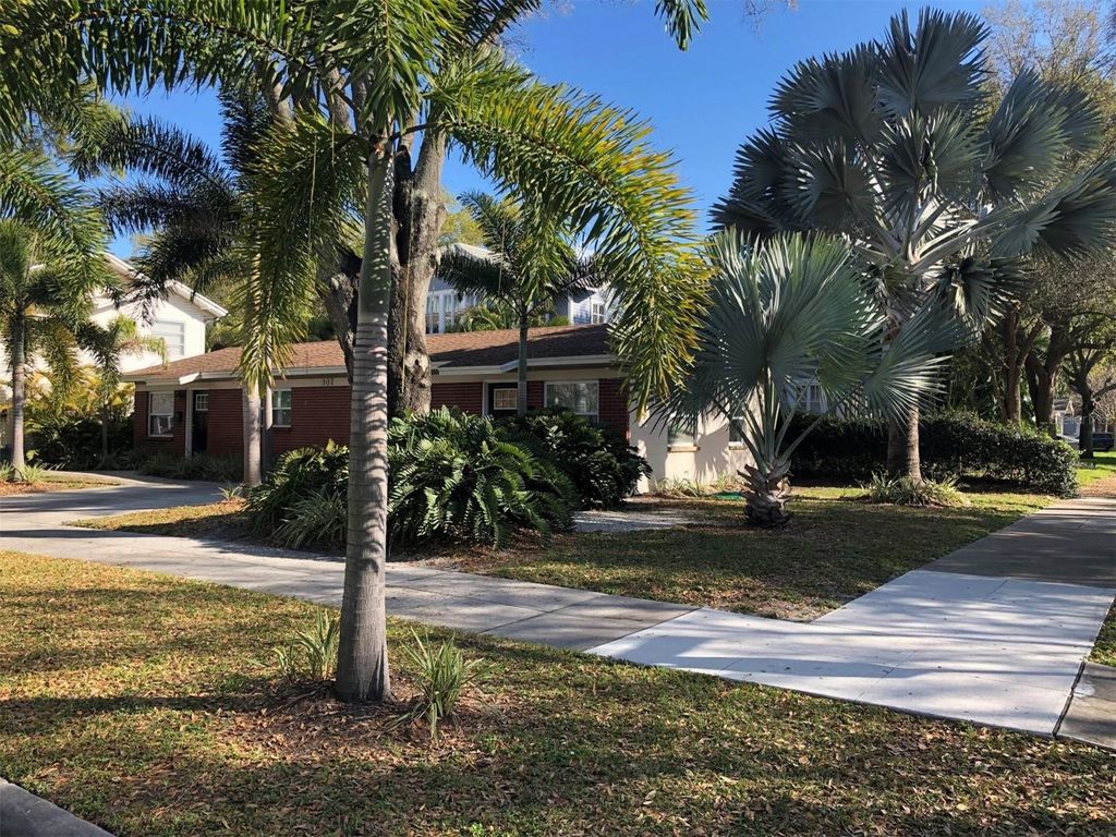 902 S BRUCE STREET B, Tampa, FL 33606