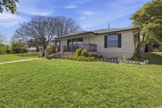 227 Southway Drive, Kerrville, TX 78028