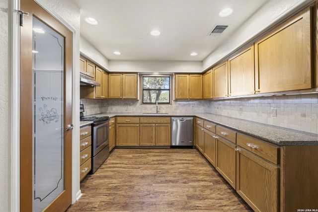 227 Southway Drive, Kerrville, TX 78028