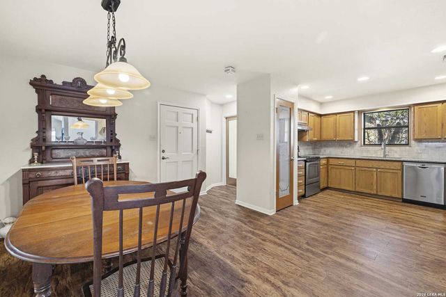 227 Southway Drive, Kerrville, TX 78028