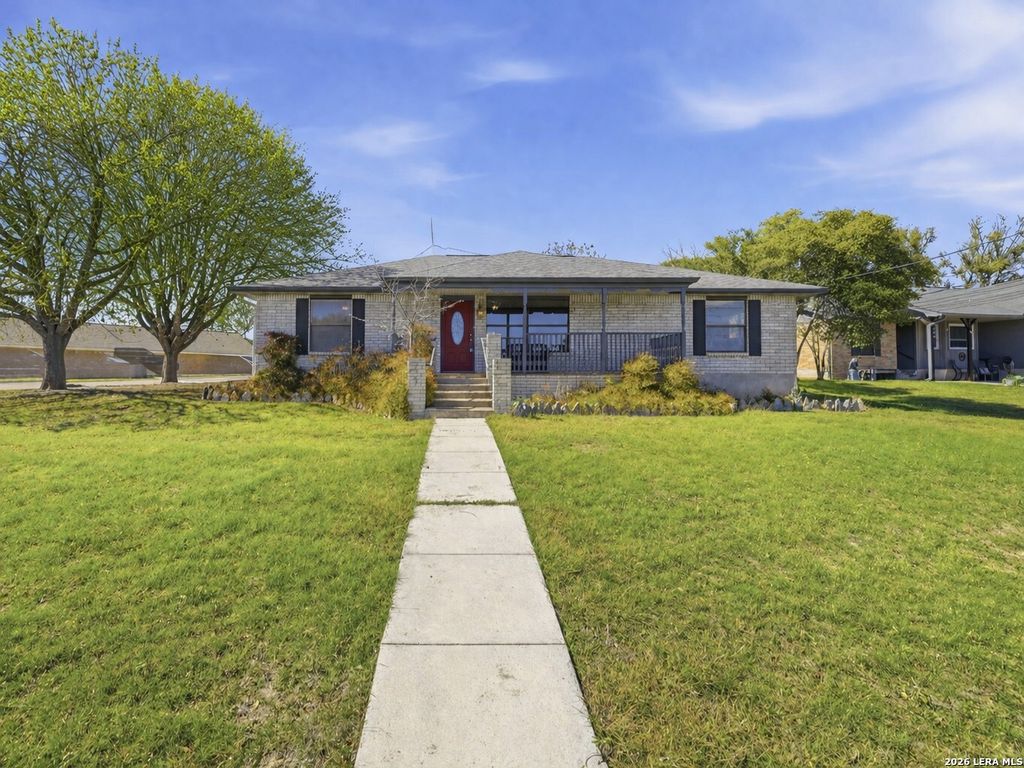 227 Southway Drive, Kerrville, TX 78028