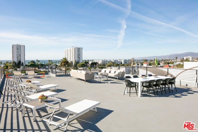 2811 3rd Street 10, Santa Monica, CA 90405