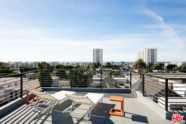 2811 3rd Street 10, Santa Monica, CA 90405
