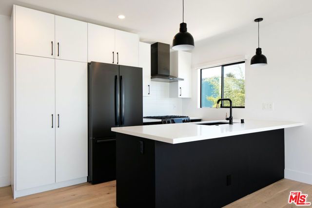 2811 3rd Street 10, Santa Monica, CA 90405