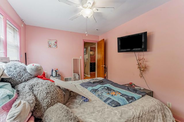 8800 S Merrill Avenue, Chicago, IL 60617