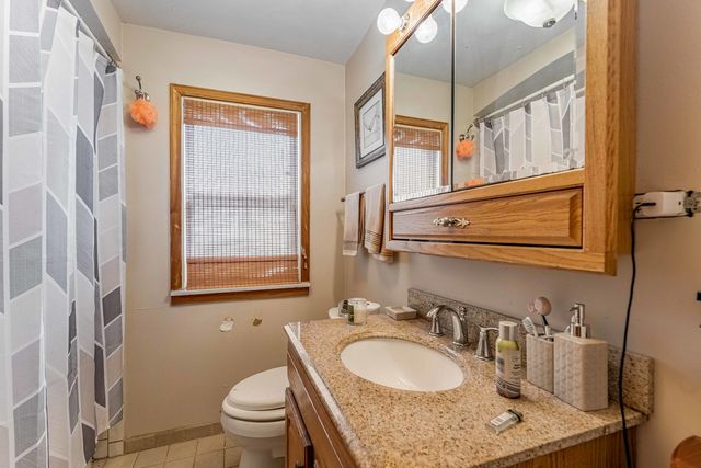 8800 S Merrill Avenue, Chicago, IL 60617
