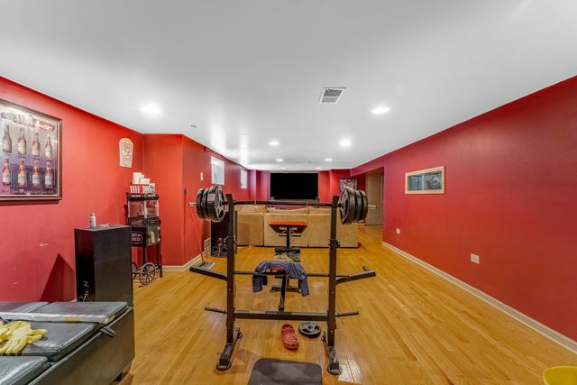 8800 S Merrill Avenue, Chicago, IL 60617
