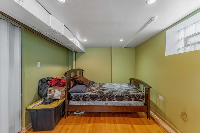 8800 S Merrill Avenue, Chicago, IL 60617