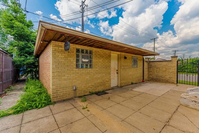 8800 S Merrill Avenue, Chicago, IL 60617