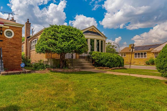 8800 S Merrill Avenue, Chicago, IL 60617
