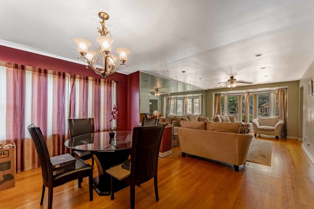 8800 S Merrill Avenue, Chicago, IL 60617