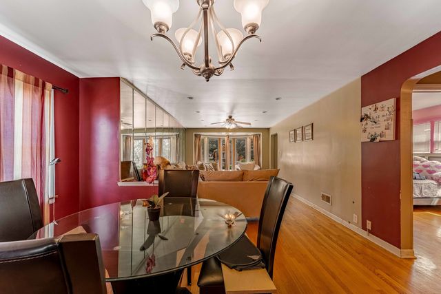 8800 S Merrill Avenue, Chicago, IL 60617