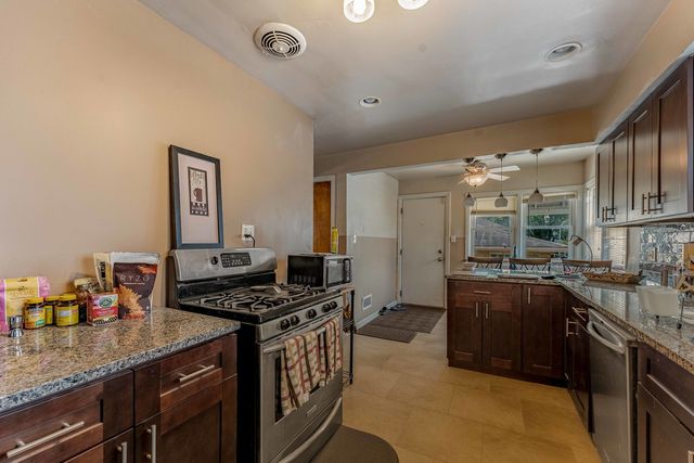 8800 S Merrill Avenue, Chicago, IL 60617