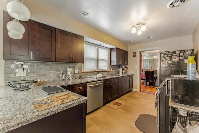 8800 S Merrill Avenue, Chicago, IL 60617