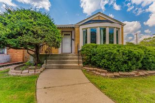 8800 S Merrill Avenue, Chicago, IL 60617