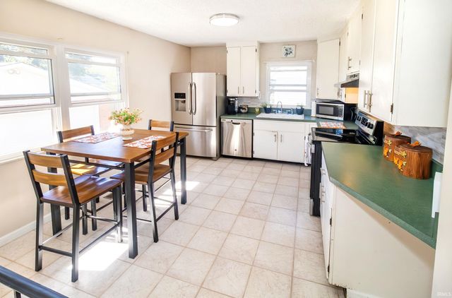 814 Dover Court, Evansville, IN 47710