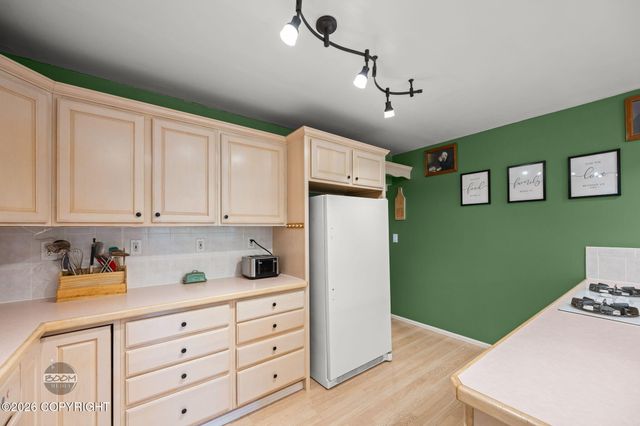 22432 Glacier View Drive, Eagle River, AK 99577
