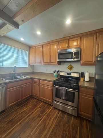 25960 Lilac Dr Drive, Idyllwild, CA 92549