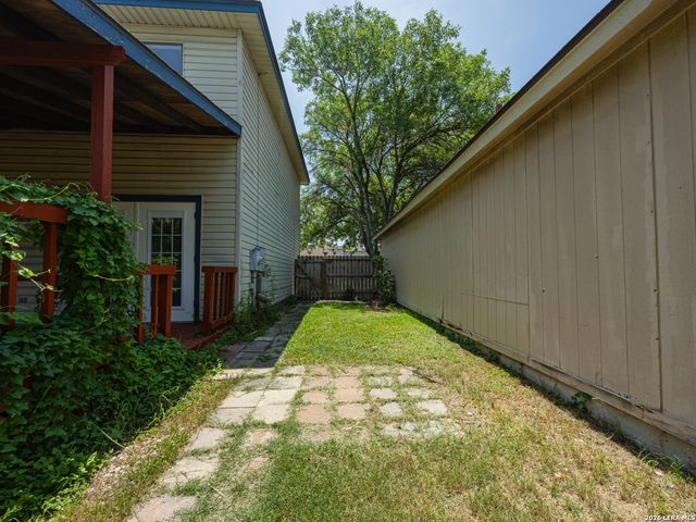 2023 MUDDY PEAK DR, San Antonio, TX 78245