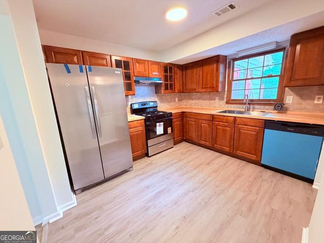 702 Redland Drive, Jonesboro, GA 30238