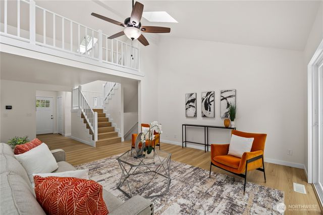 25025 NE 52nd Place, Redmond, WA 98053