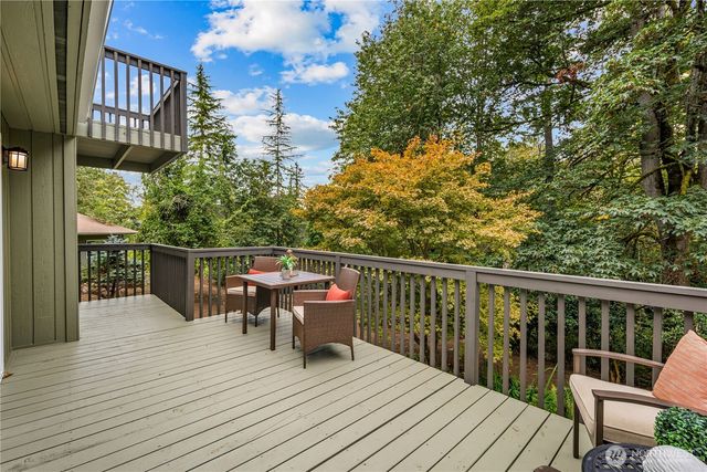 25025 NE 52nd Place, Redmond, WA 98053