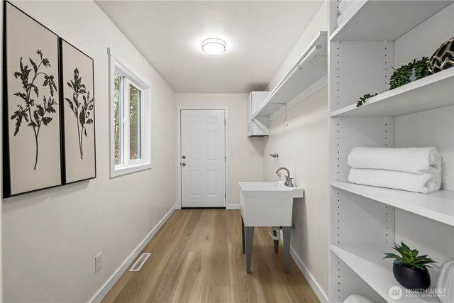 25025 NE 52nd Place, Redmond, WA 98053