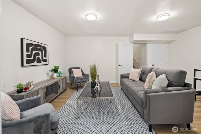 25025 NE 52nd Place, Redmond, WA 98053