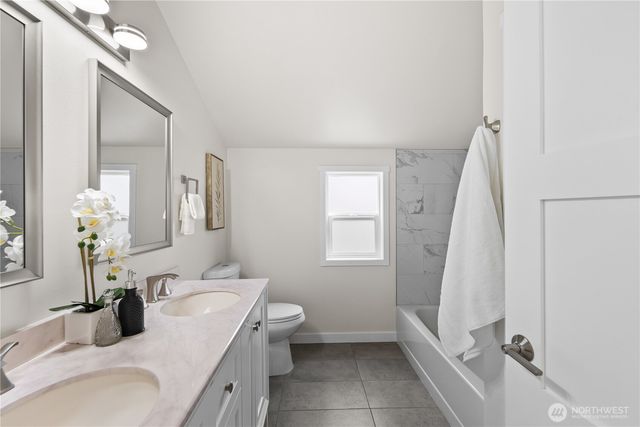 25025 NE 52nd Place, Redmond, WA 98053