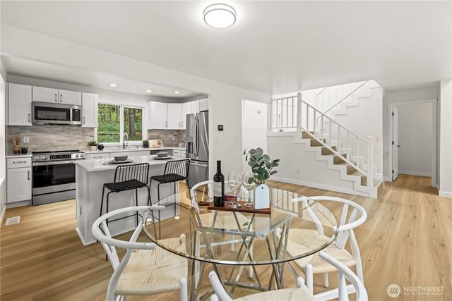 25025 NE 52nd Place, Redmond, WA 98053