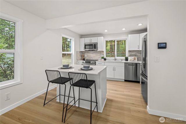 25025 NE 52nd Place, Redmond, WA 98053