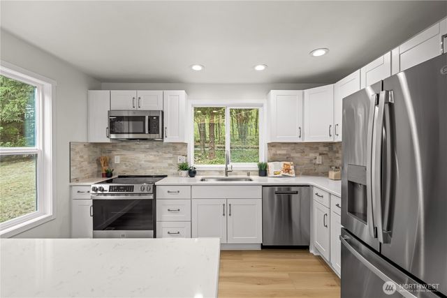 25025 NE 52nd Place, Redmond, WA 98053