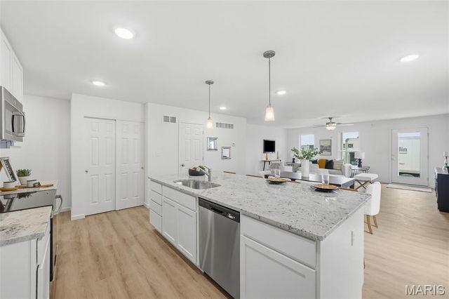 1752 Dyess Street, St Charles, MO 63301