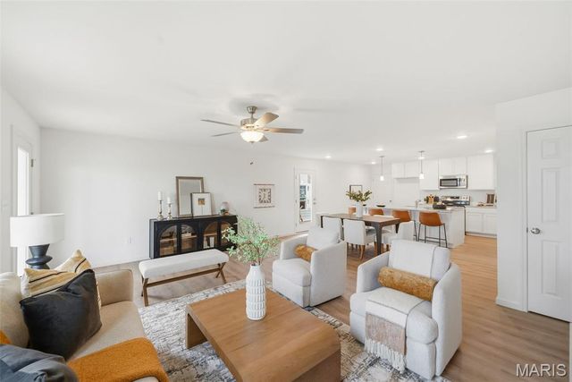1752 Dyess Street, St Charles, MO 63301