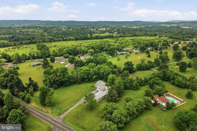 1026 CHURCH RD, East Greenville, PA 18041