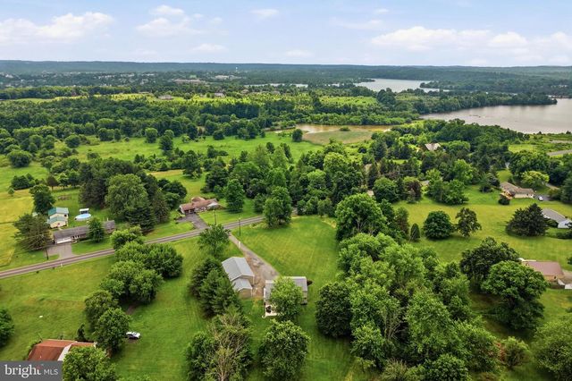 1026 CHURCH RD, East Greenville, PA 18041