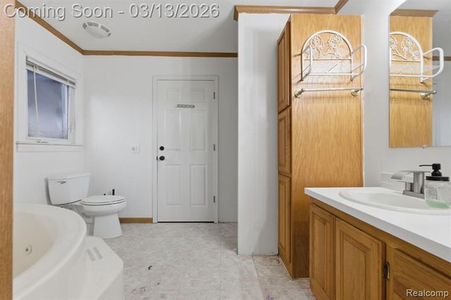 588 Norvell Beach Drive, Brooklyn, MI 49230