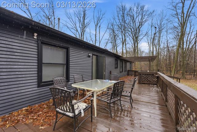 588 Norvell Beach Drive, Brooklyn, MI 49230