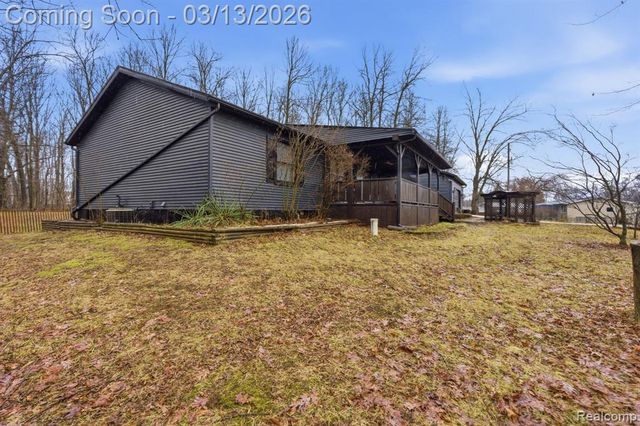 588 Norvell Beach Drive, Brooklyn, MI 49230
