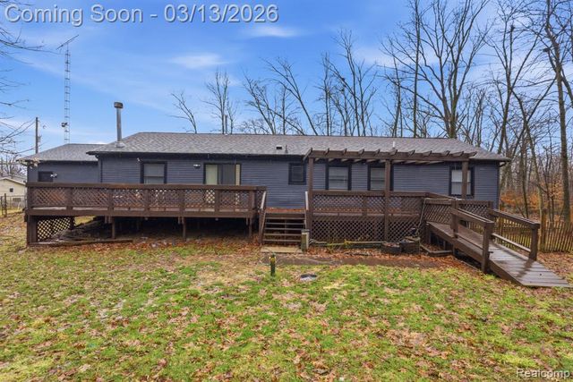 588 Norvell Beach Drive, Brooklyn, MI 49230