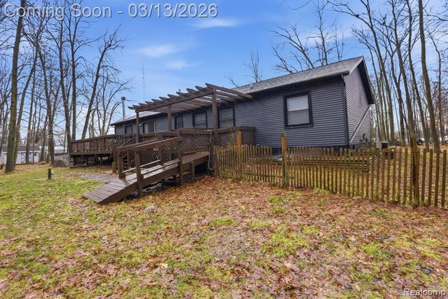 588 Norvell Beach Drive, Brooklyn, MI 49230