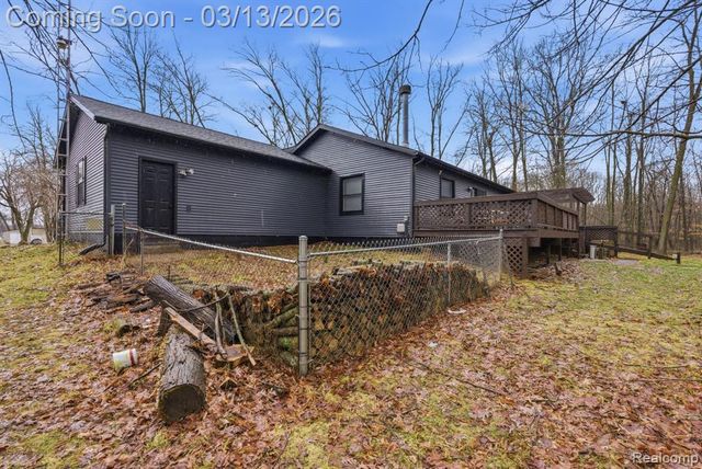 588 Norvell Beach Drive, Brooklyn, MI 49230