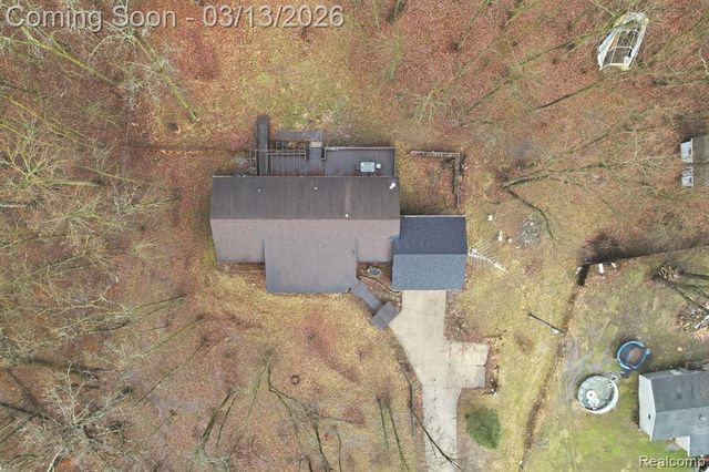 588 Norvell Beach Drive, Brooklyn, MI 49230