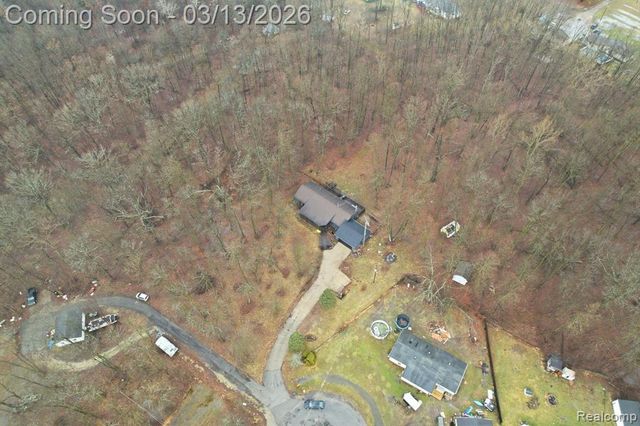 588 Norvell Beach Drive, Brooklyn, MI 49230