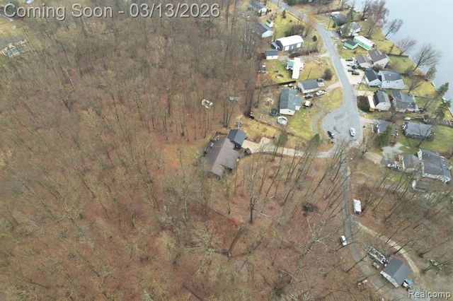 588 Norvell Beach Drive, Brooklyn, MI 49230