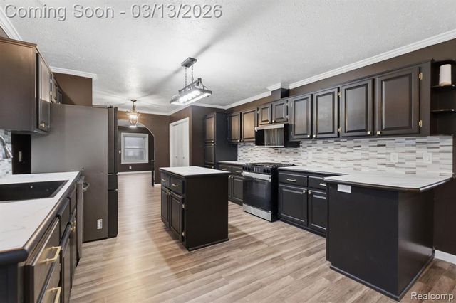 588 Norvell Beach Drive, Brooklyn, MI 49230