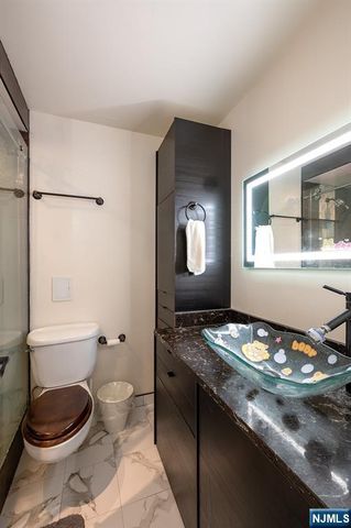 7004 Kennedy Boulevard 22B, West New York, NJ 07093