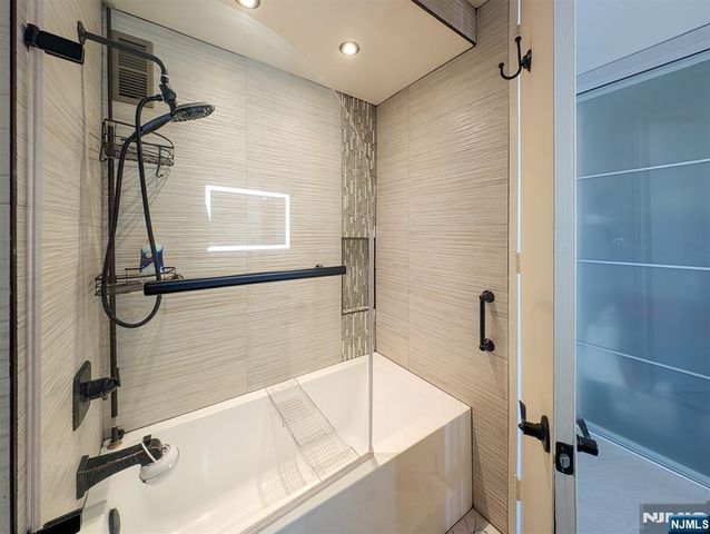 7004 Kennedy Boulevard 22B, West New York, NJ 07093